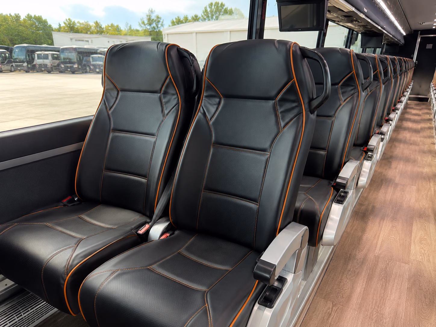 airport transfers between day kettering nearby community and centerville nearby community